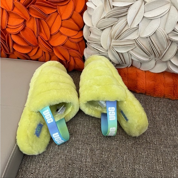 ❣️🆕UGG Fluff Yeah Citron/Yellow Slides❣️ - Picture 6 of 11
